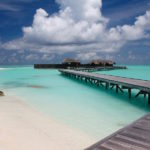 Auf den Malediven: Wasservilla oder Strandvilla?