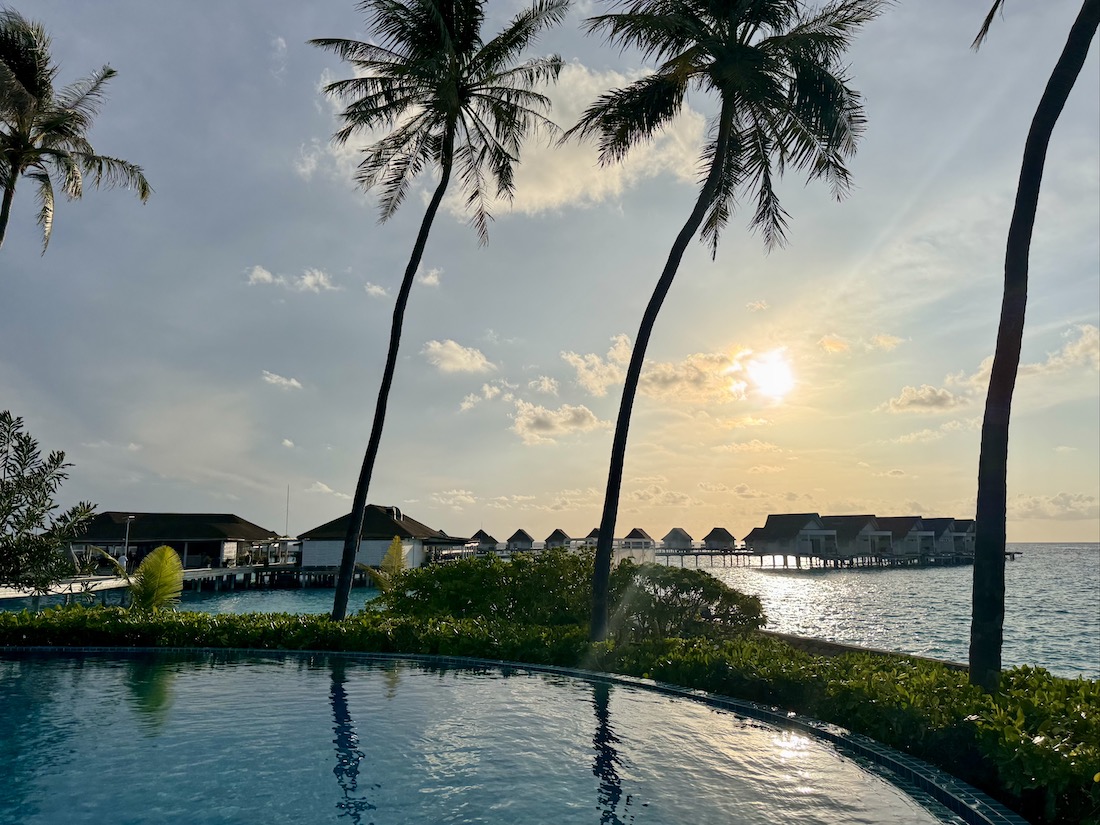 Machchafushi Island Resort The Centara Collection Malediven